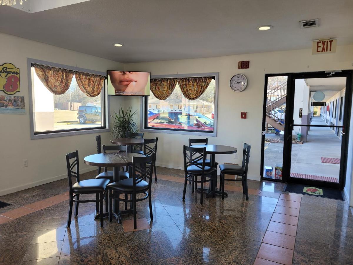Super 8 By Wyndham Caddo Valley Area Motel 2*