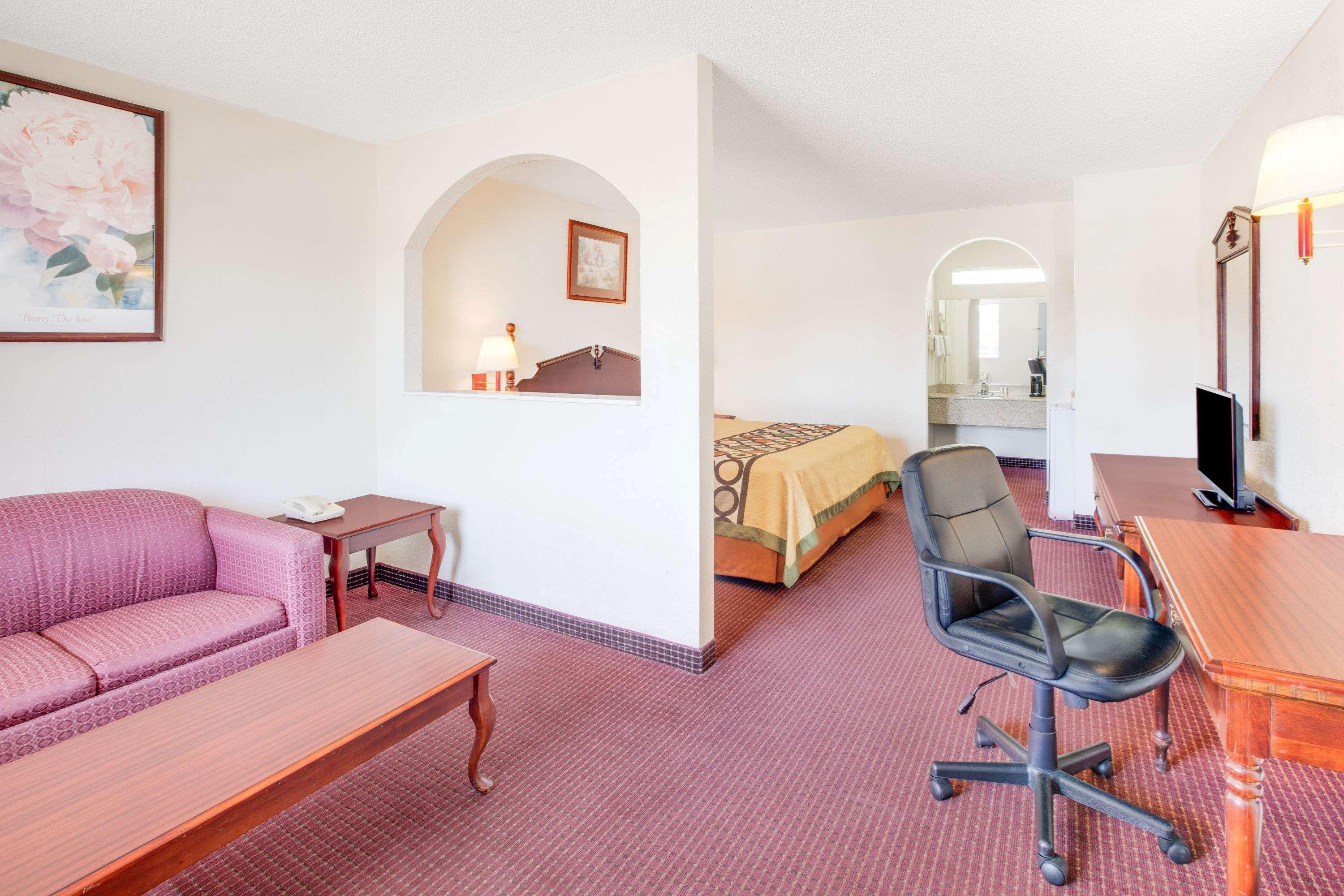 Super 8 By Wyndham Caddo Valley Area Arkadelphia