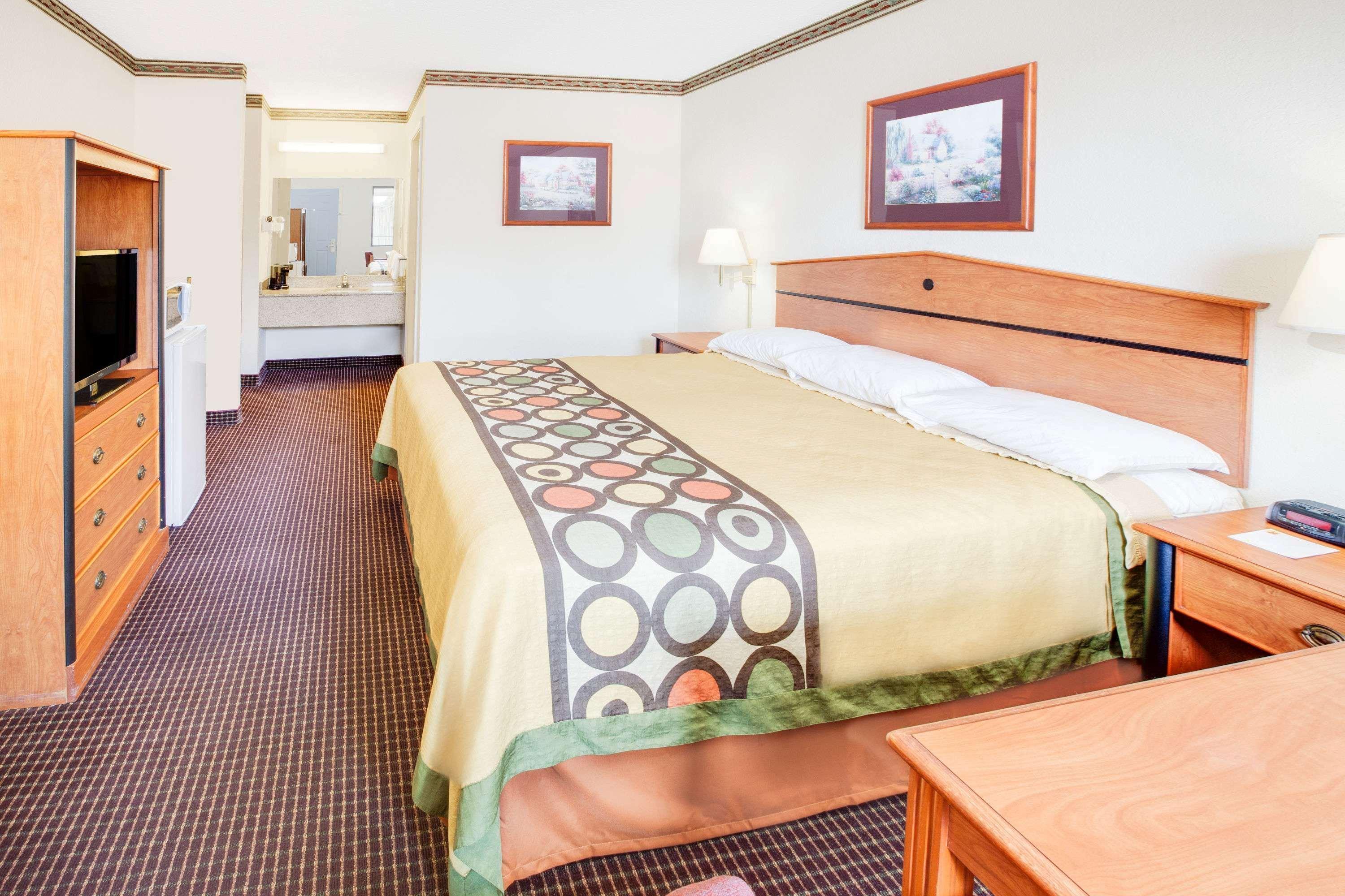 Super 8 By Wyndham Caddo Valley Area Arkadelphia