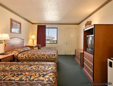 Super 8 By Wyndham Caddo Valley Area Motel