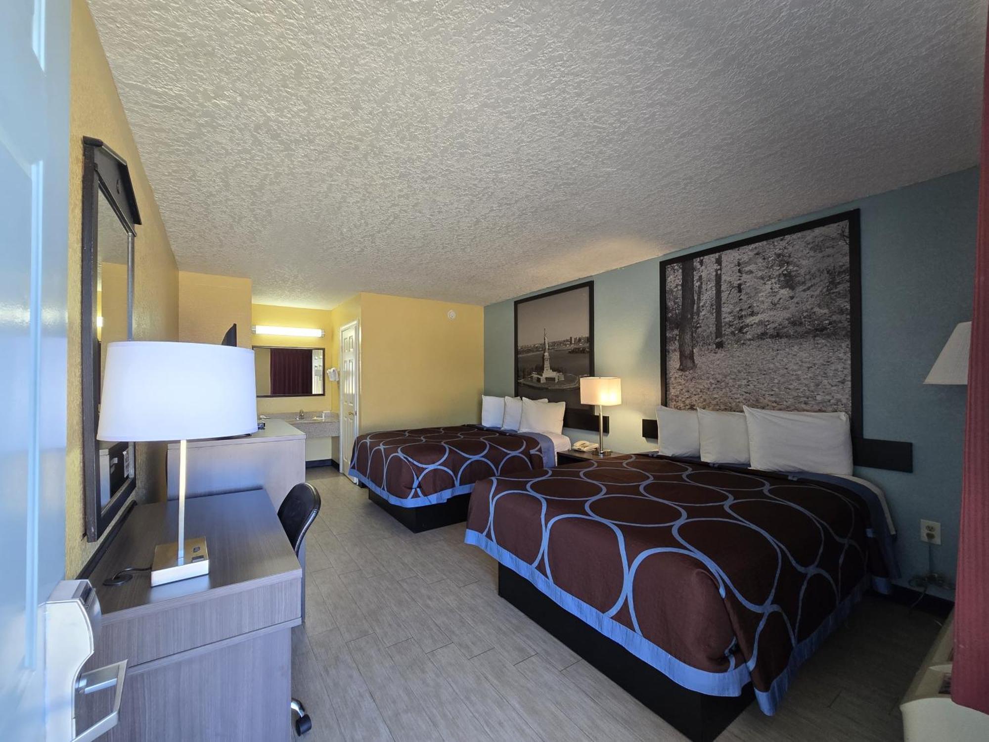 Super 8 By Wyndham Caddo Valley Area Motel