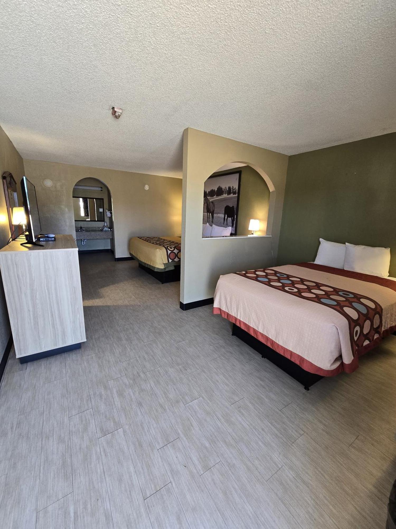 Super 8 By Wyndham Caddo Valley Area Motel Arkadelphia