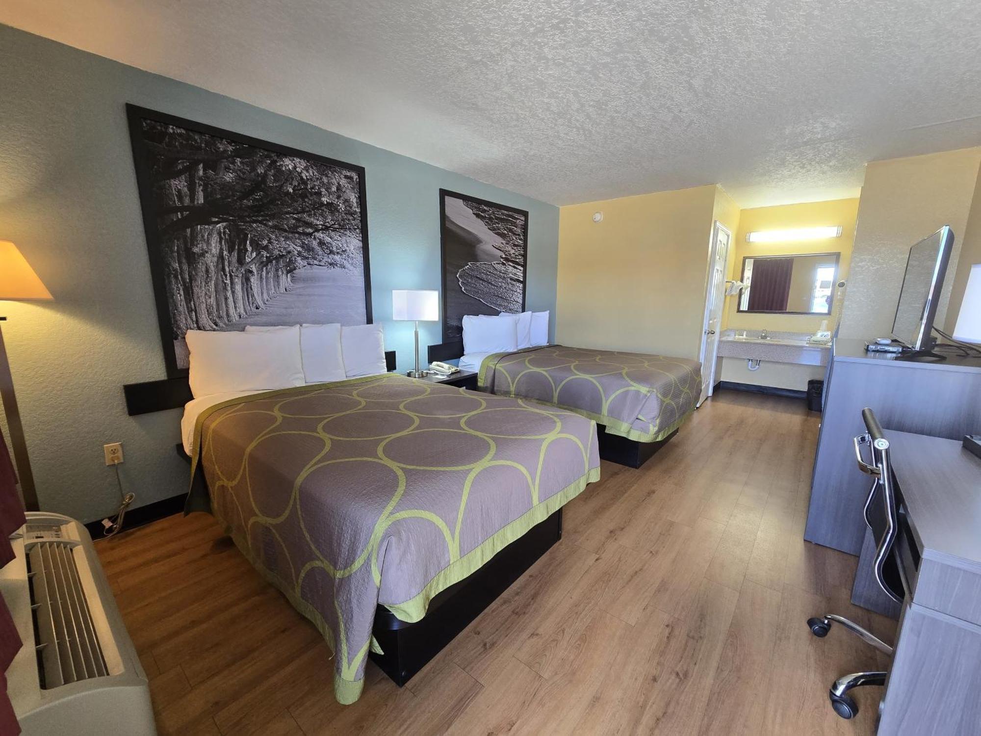 Super 8 By Wyndham Caddo Valley Area 2*