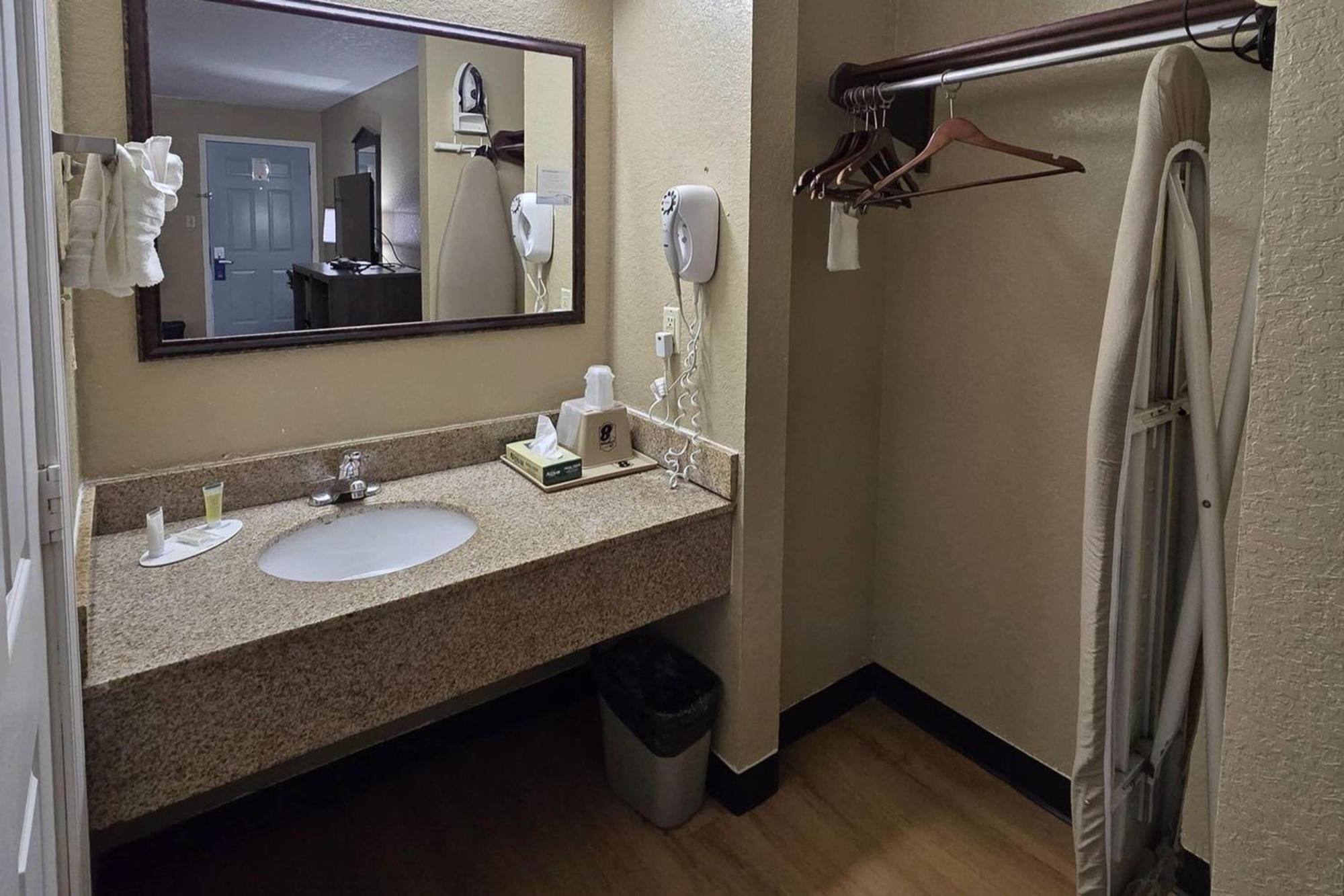 Super 8 By Wyndham Caddo Valley Area Motel Arkadelphia