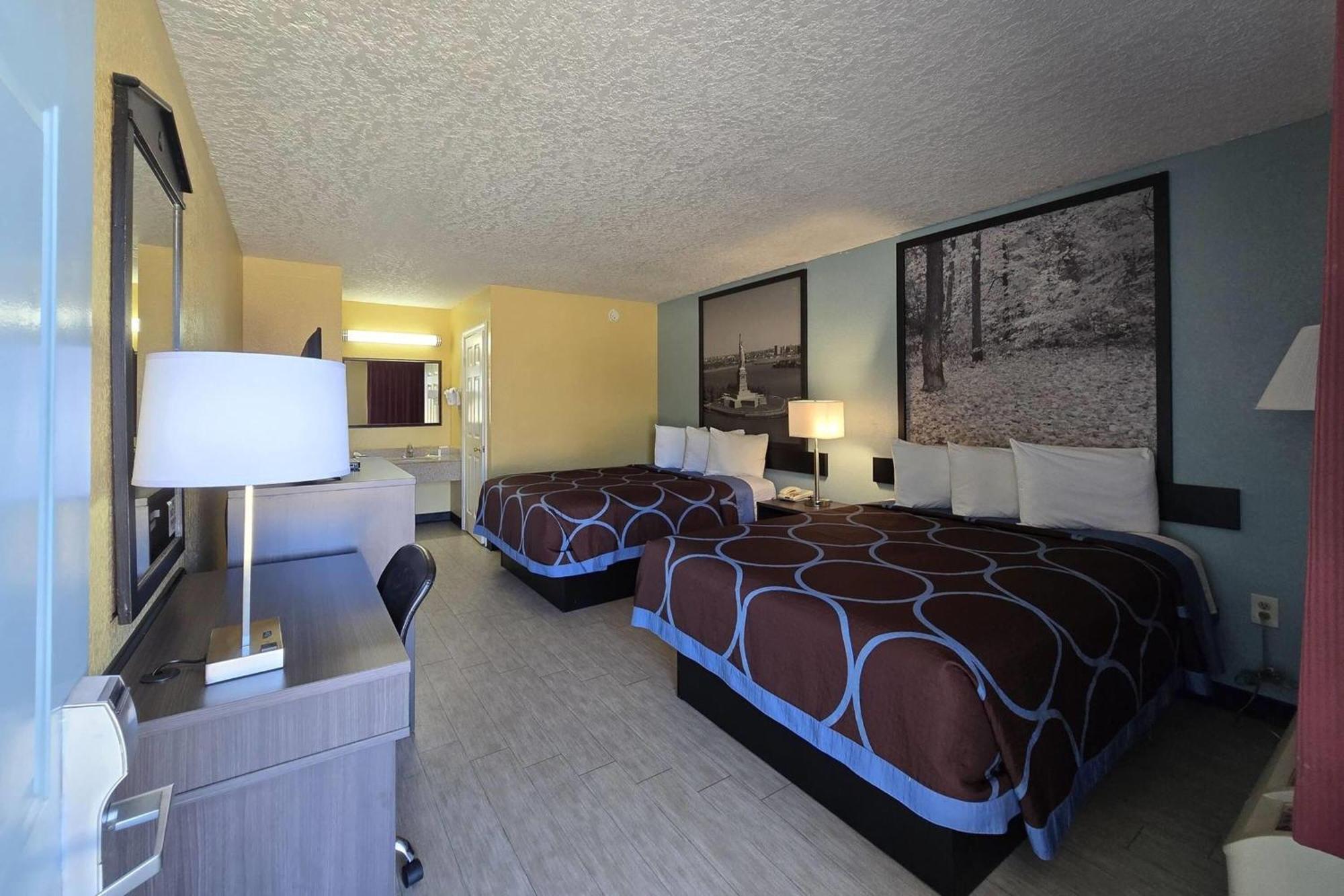 Super 8 By Wyndham Caddo Valley Area Motel 2*